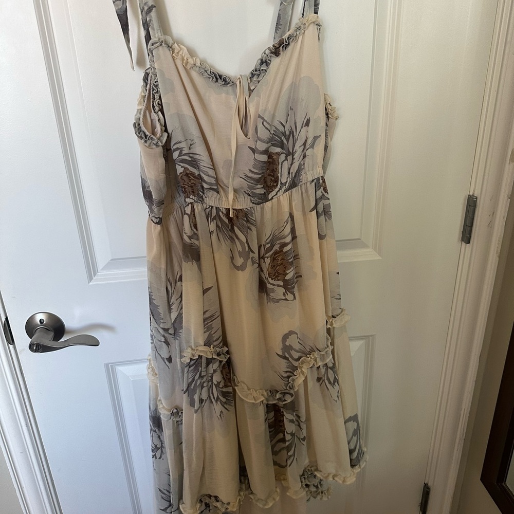 Floaty cream torrid dress
